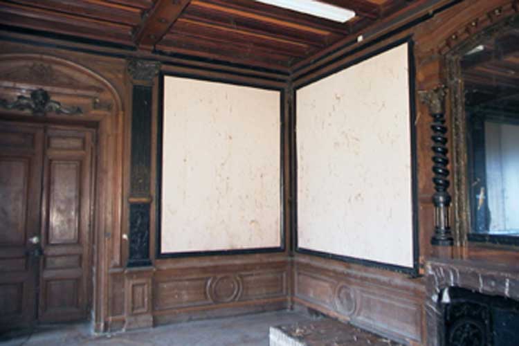 Panelled_room_without_mantle_piece.jpg