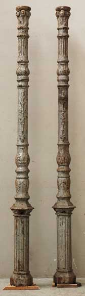 A_pair_of_cast_iron_columns.jpg