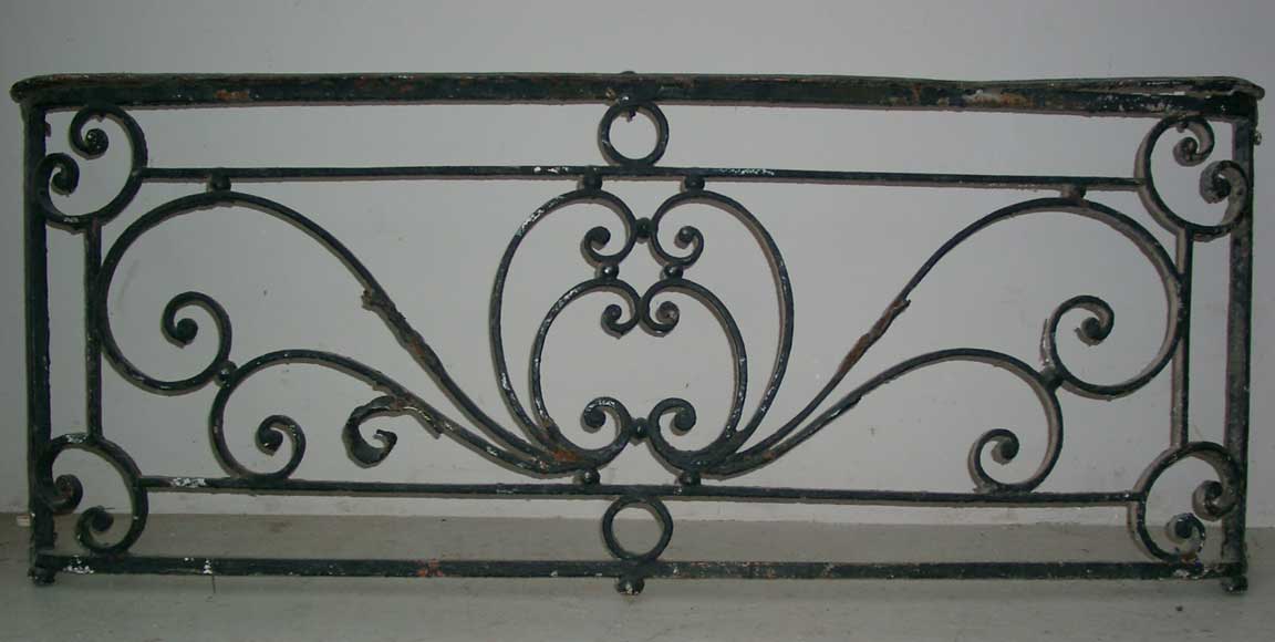 Balcony_railing.jpg