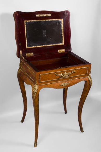 Жюльен-Николя РИВАР (1802-1867) – Элегантный столик для рукоделия, украшенный гербами и маркетри из фарфора-3