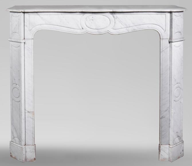 Carrara_marble_Pompadour_surround.jpg