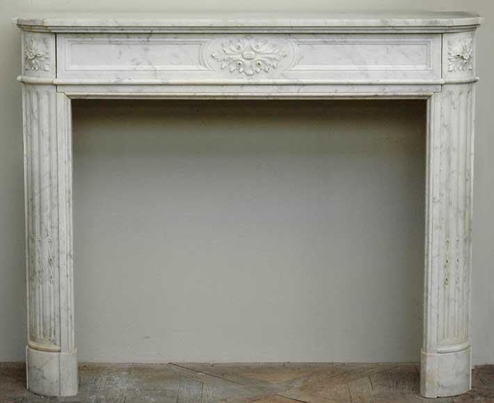White_marble_half_moon_Louis_XVI_mantel.jpg