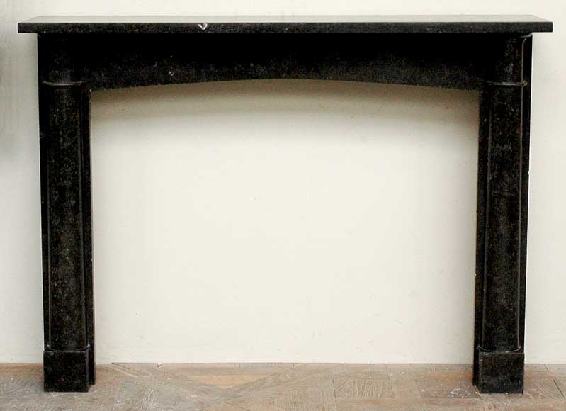 Belgium_granit_mantel_with_columns.jpg