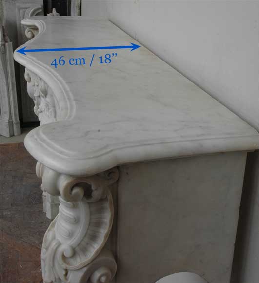 Камин в стиле Людовика XV, изготовленный из каррарского мрамора в 19м веке.-9