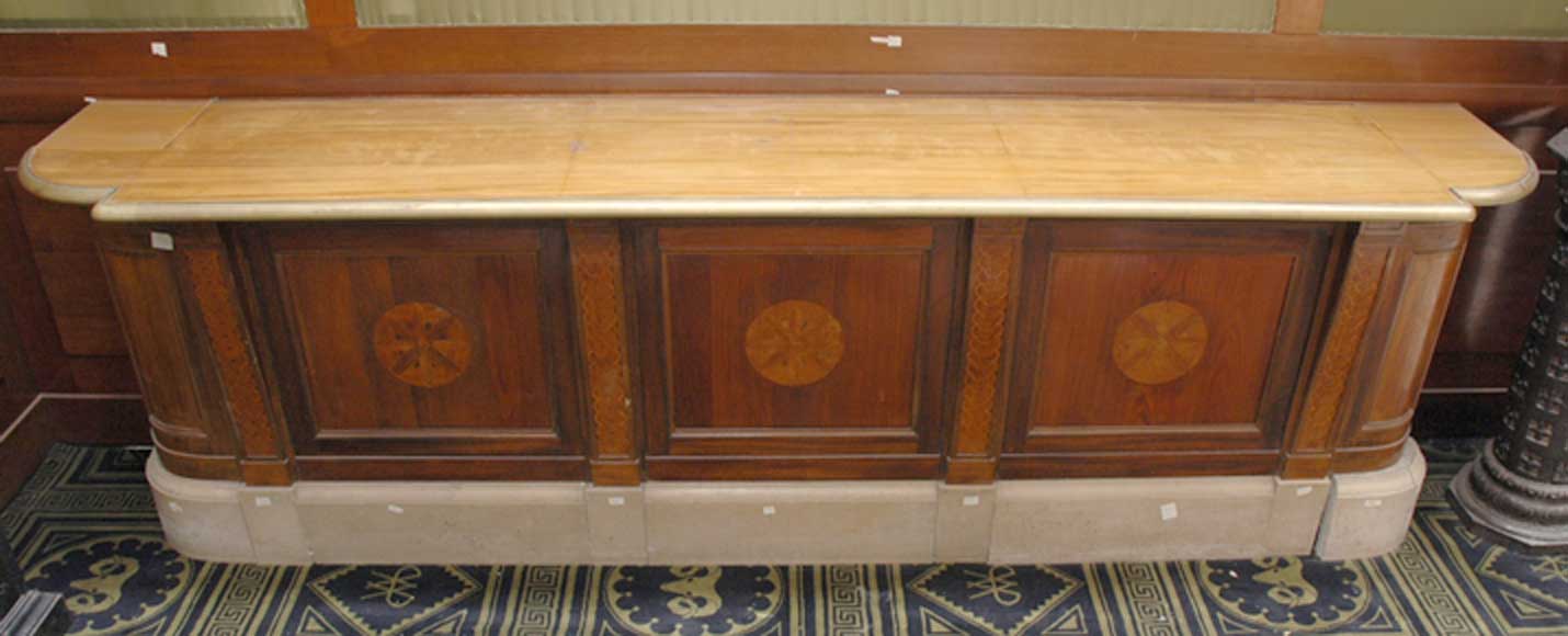 Antique_bank_counter.jpg