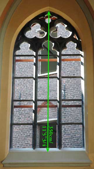 Окно, выполненное из камня региона Суани, в нео-готическом стиле.-2