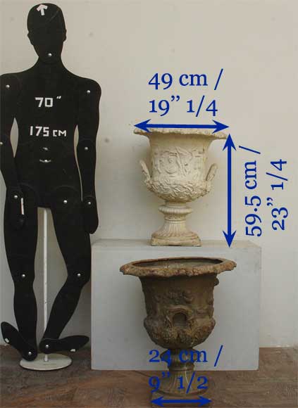 Пара свинцовых ваз 19го века, украшенных амурами.-11