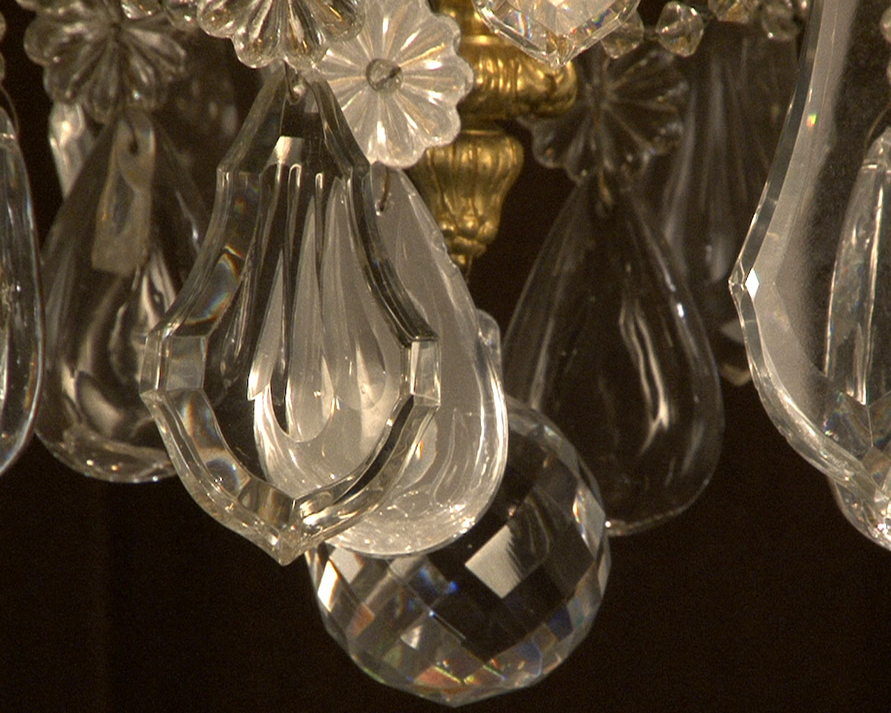 Люстра с кристаллами.  Французское произведение искусства, созданное при Второй Империи. Люстра с кристаллами.  Французское произведение искусства, созданное при Второй Империи.-20