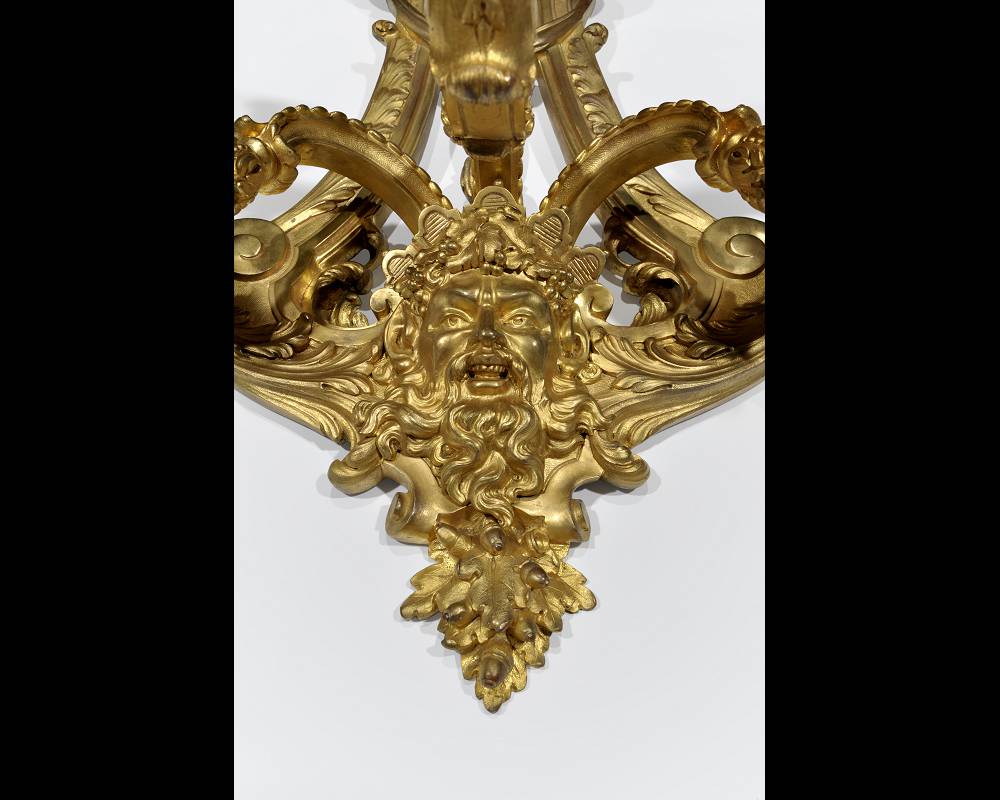 Великолепный ансамбль из четырёх бра в стиле Регентства, украшенных бородатыми мужскими лицами.  Великолепный ансамбль из четырёх бра в стиле Регентства, украшенных бородатыми мужскими лицами. -1