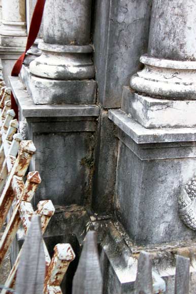 Каменный мавзолей Каменный мавзолей-9