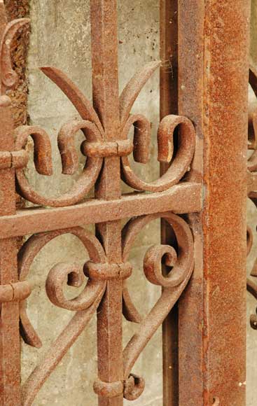 Старинные кованые ворота. Старинные кованые ворота.-8