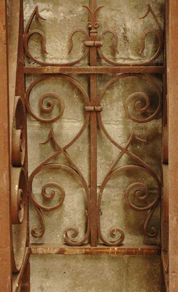 Старинные кованые ворота. Старинные кованые ворота.-11