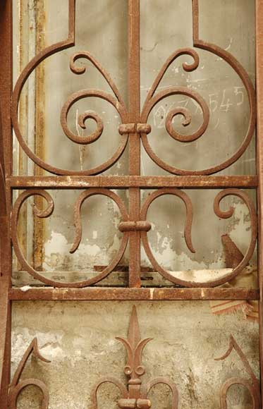 Старинные кованые ворота. Старинные кованые ворота.-12