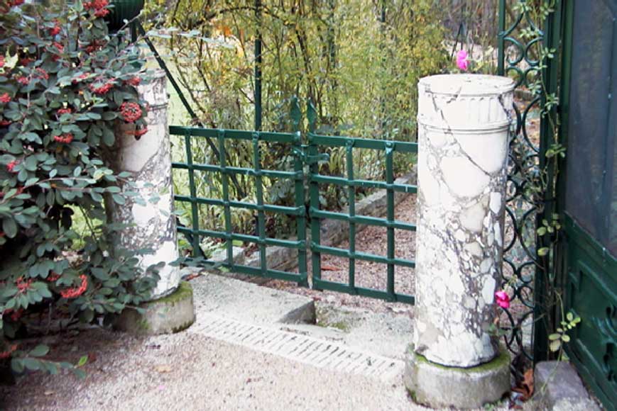 Пара мраморных колонн. Пара мраморных колонн.-1