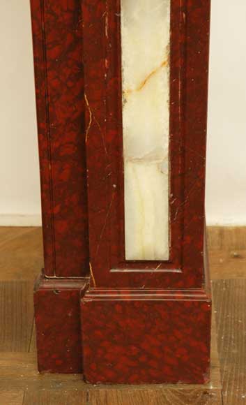 Камин из красного мрамора гриот и вставками из оникса. Камин из красного мрамора гриот и вставками из оникса.-7