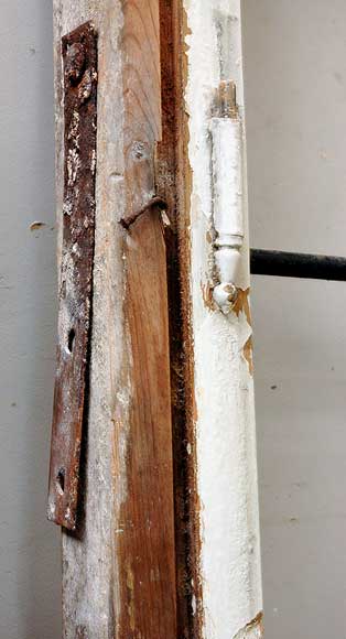 Пара квадратных окон из кованного железа. Пара квадратных окон из кованного железа.-10