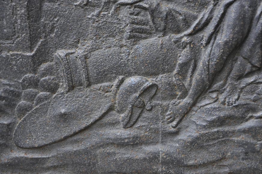 Старинная каминная плита, украшенная гербами города Мец. Старинная каминная плита, украшенная гербами города Мец.-4