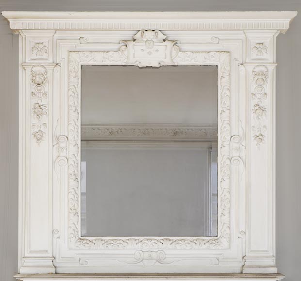 Старинное трюмо в стиле Людовика XIV, украшенное львиными головами.  Старинное трюмо в стиле Людовика XIV, украшенное львиными головами. -0