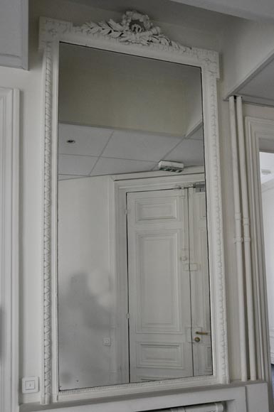 Старинное трюмо в стиле Людовика XVI, украшенное колчаном и цветами. Старинное трюмо в стиле Людовика XVI, украшенное колчаном и цветами.-0