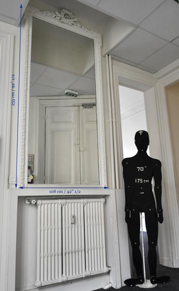 Старинное трюмо в стиле Людовика XVI, украшенное колчаном и цветами. Старинное трюмо в стиле Людовика XVI, украшенное колчаном и цветами.-4