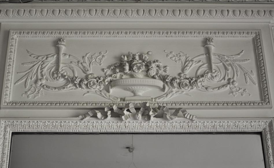 Большое старинное трюмо в стиле Людовика XVI с ртутным зеркалом. Большое старинное трюмо в стиле Людовика XVI с ртутным зеркалом.-1