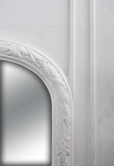 Трюмо в стиле Людовика XVI, украшенное фризом орнамента из лавровых листьев и фризом из овального орнамента. Трюмо в стиле Людовика XVI, украшенное фризом орнамента из лавровых листьев и фризом из овального орнамента.-2