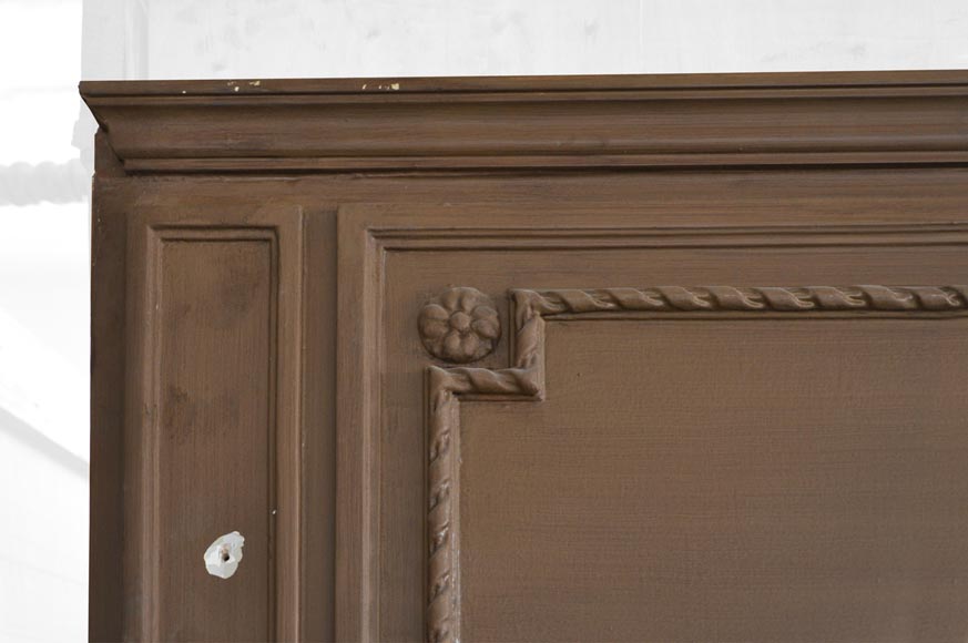 Старинное каминное трюмо в стиле Людовика XVI, украшенное розетками и бантом. Старинное каминное трюмо в стиле Людовика XVI, украшенное розетками и бантом.-2