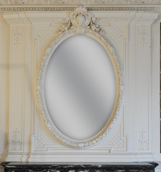 Трюмо в стиле Наполеона III, украшенное головой женщины. Трюмо в стиле Наполеона III, украшенное головой женщины.-0