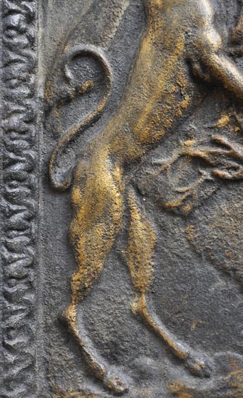 Великолепная каминная плита, украшенная гербами Жана Буэ де Савини, первой половины 18 века. Великолепная каминная плита, украшенная гербами Жана Буэ де Савини, первой половины 18 века.-6