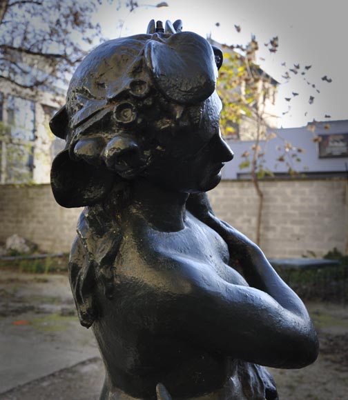 «Наяд», фонтан 19 века, выполненный из чугуна с зеленой патиной.  «Наяд», фонтан 19 века, выполненный из чугуна с зеленой патиной. -3