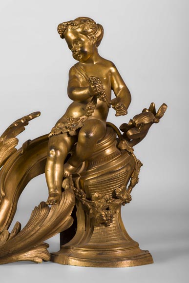 Пара дровниц в стиле Людовика XV из позолоченной бронзы, украшенных детьми с виноградными гроздьями.-2