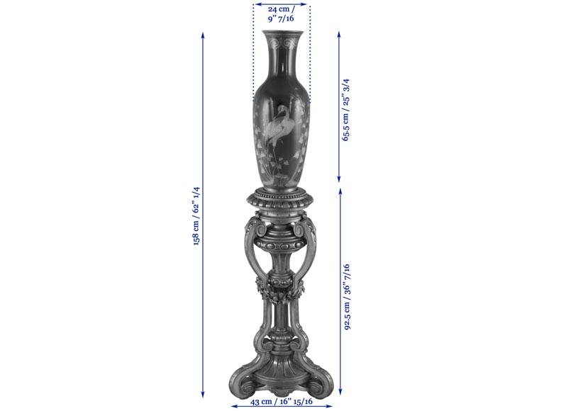 Альбер ДАММУС и СЕВРСКАЯ МАНУФАКТУРА – Большая ваза, украшенная аистом, на подставке из позолоченного дерева. Альбер ДАММУС и СЕВРСКАЯ МАНУФАКТУРА – Большая ваза, украшенная аистом, на подставке из позолоченного дерева.-11