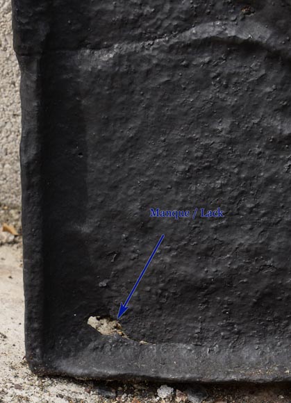 Старинная каминная плита, украшенная гербами Франции, датированная 1659 годом. Старинная каминная плита, украшенная гербами Франции, датированная 1659 годом.-5