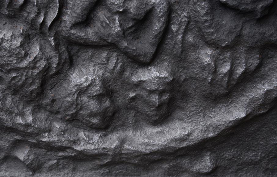 Старинная каминная плита, украшенная сценой, представляющей Проклятых горящих в Аду. Старинная каминная плита, украшенная сценой, представляющей Проклятых горящих в Аду.-4