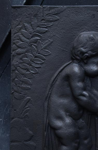 «Амурчики, выковывающие стрелы Купидона», старинная каминная плита. «Амурчики, выковывающие стрелы Купидона», старинная каминная плита.-4