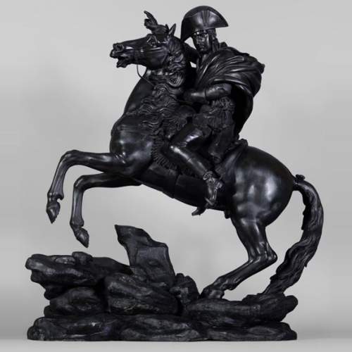 Жан-Франсуа ГЕШТЕР (приписано работе) – «Бонапарт на перевале Сен-Бернар», большая бронзовая скульптура.