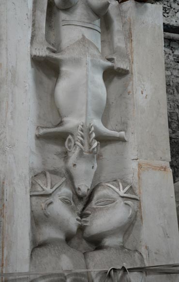 Ансамбль монументальных декоративных элементов в этническом стиле, изготовленных из гипса, 20 век. Ансамбль монументальных декоративных элементов в этническом стиле, изготовленных из гипса, 20 век.-6