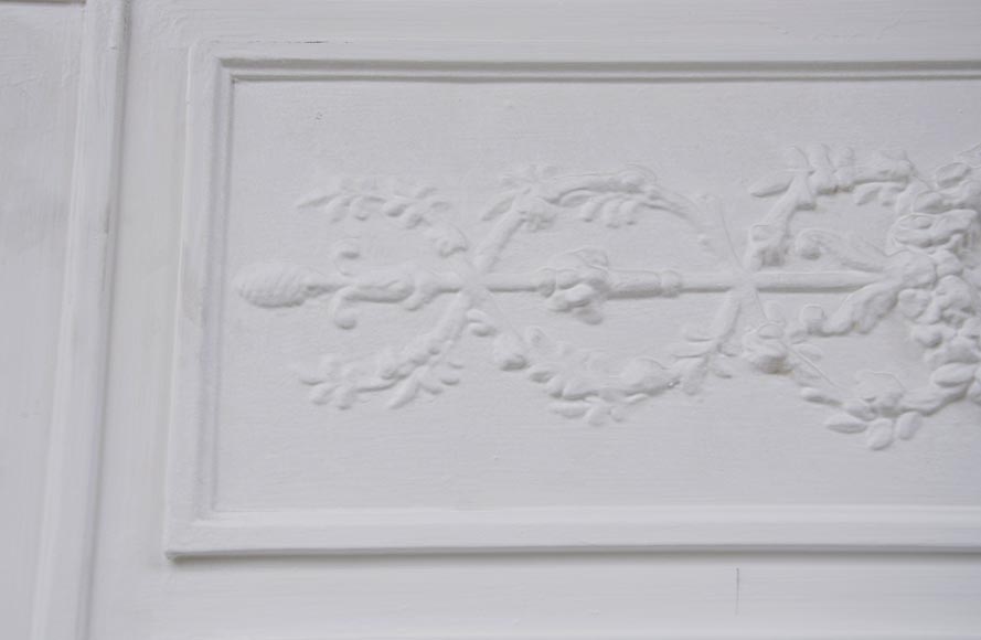 Старинное трюмо в стиле Людовика XVI, украшенное фризом из лавровых ветвей. Старинное трюмо в стиле Людовика XVI, украшенное фризом из лавровых ветвей.-2