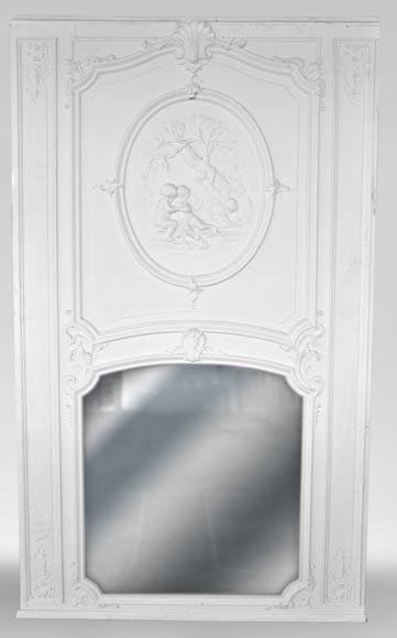 Большое старинное трюмо в стиле эпохи Регентства, украшенное Амурчиками, играющими в зарослях винограда. Большое старинное трюмо в стиле эпохи Регентства, украшенное Амурчиками, играющими в зарослях винограда.-0