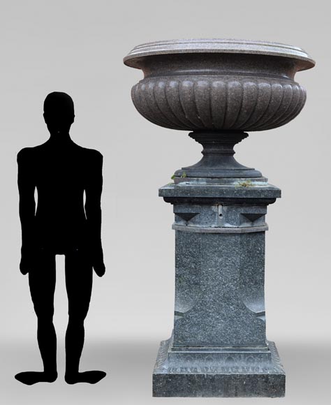 Большая старинная чаша из гранита, французского производства, середина 19 века. Большая старинная чаша из гранита, французского производства, середина 19 века.-0