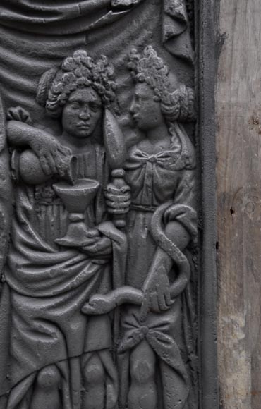 Старинная каминная плита, украшенная янсенистской сценкой, 18 век. Старинная каминная плита, украшенная янсенистской сценкой, 18 век.-4