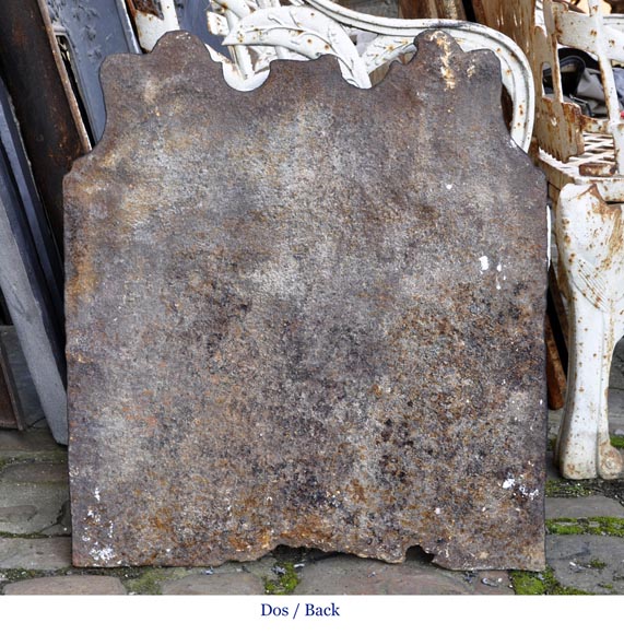 Старинная каминная плита, украшенная гербами Франции и пышными орнаментами с Купидонами, 17 век. Старинная каминная плита, украшенная гербами Франции и пышными орнаментами с Купидонами, 17 век.-9