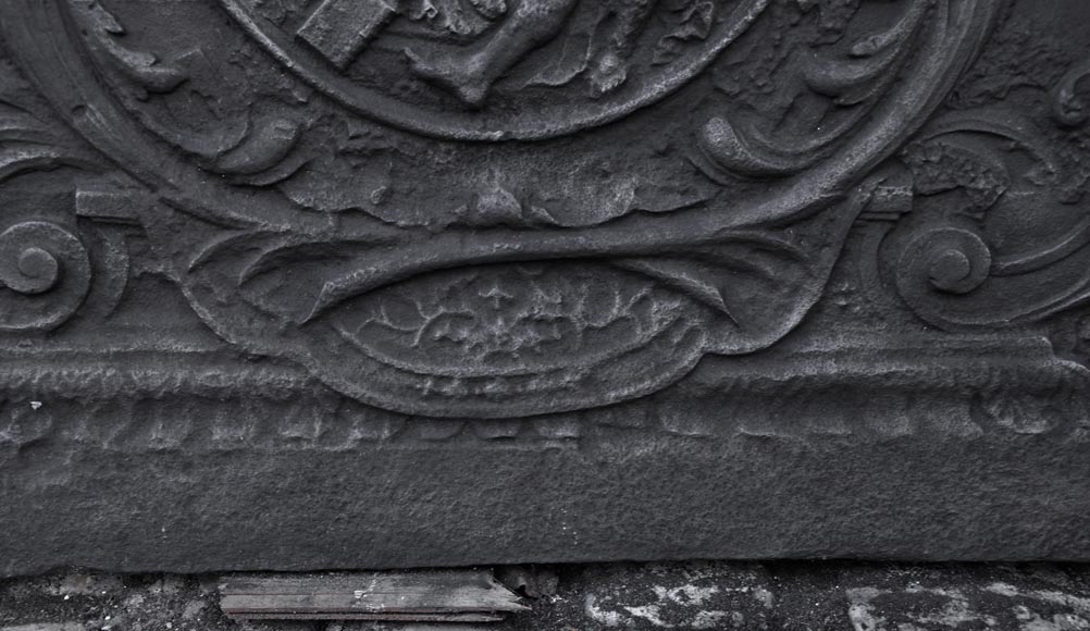 Большая старинная каминная плита в стиле Людовика XV, украшенная сценкой с Дианой и мудрецами, 18 век. Большая старинная каминная плита в стиле Людовика XV, украшенная сценкой с Дианой и мудрецами, 18 век.-5