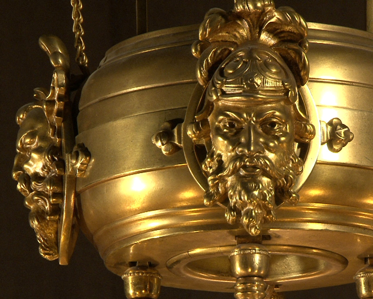 Люстра из позолоченной бронзы с кабошонами из стекла Люстра из позолоченной бронзы с кабошонами из стекла-4