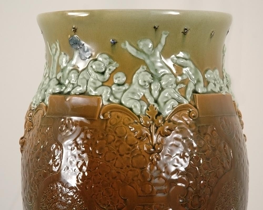 ЛУИ РОБЕРТ КАРРЬЕР-БЕЛЛЕЗ, ФАЯНСОВЫЕ МАСТЕРСКИЕ ШУАЗИ-ЛЕ-РУА, « Дети и бабочки » ЛУИ РОБЕРТ КАРРЬЕР-БЕЛЛЕЗ, ФАЯНСОВЫЕ МАСТЕРСКИЕ ШУАЗИ-ЛЕ-РУА, « Дети и бабочки » -1