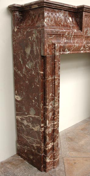 Старинный мраморный камин в стиле Людовика XIV с акротерием.   Старинный мраморный камин в стиле Людовика XIV с акротерием.  -5