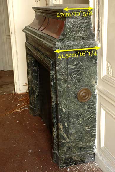 Старинный камин с вытяжным колпаком, выполненный из мрамора Верт де Мер и красного крапчатого мрамора.  Старинный камин с вытяжным колпаком, выполненный из мрамора Верт де Мер и красного крапчатого мрамора. -8