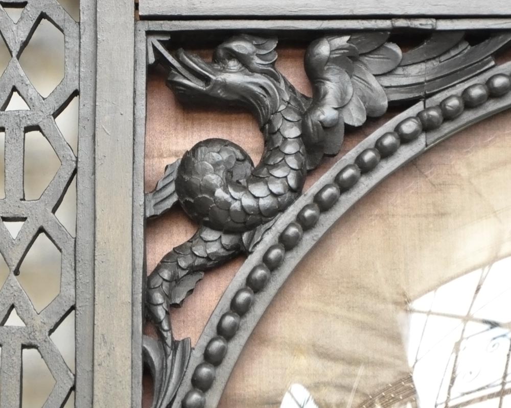 Пара рам в японском стиле, изготовленных из черненого дерева, украшенных элементами из вышитого шёлка. Пара рам в японском стиле, изготовленных из черненого дерева, украшенных элементами из вышитого шёлка.-10