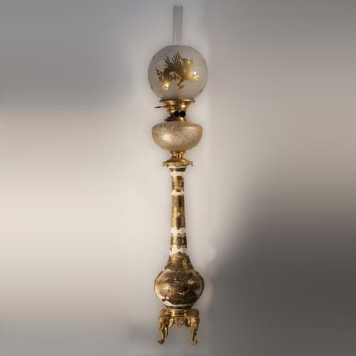 Великолепная ваза из фаянса Сацума с персонажами, переделанная в лампу с декоративными бронзовыми элементами работы Фердинанда Барбединни.