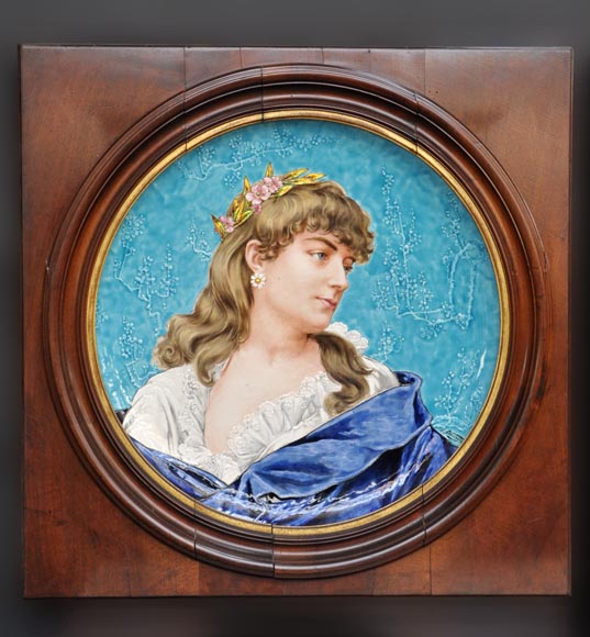 A. Tебарк - Пара женских портретов из эмалированного фаянса A. Tебарк - Пара женских портретов из эмалированного фаянса-1